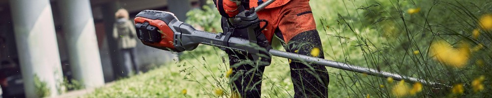 Marobin Riccardo | Husqvarna | Rifinitura e pulizia giardino e bosco